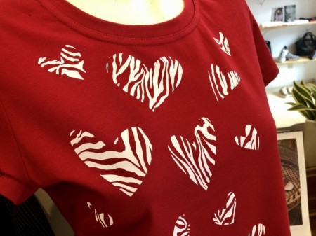 元気いっぱい真紅色のハートTシャツ♡(PENNYBLACK)