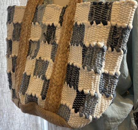 デニム生地の組紐が個性的な夏らしい爽やかなデザインのジュートBAG♪