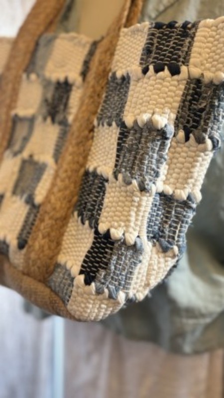 デニム生地の組紐が個性的な夏らしい爽やかなデザインのジュートBAG♪