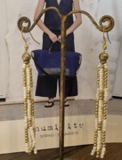 雰囲気溢れるガラスパールの揺れるピアス♪(フランス製)