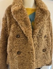 軽くて暖かい大人可愛いモコモココート♪(MARCCAIN)