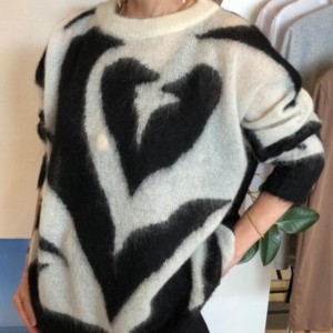 インパクト抜群のハート♡柄セーター(MARELLA)