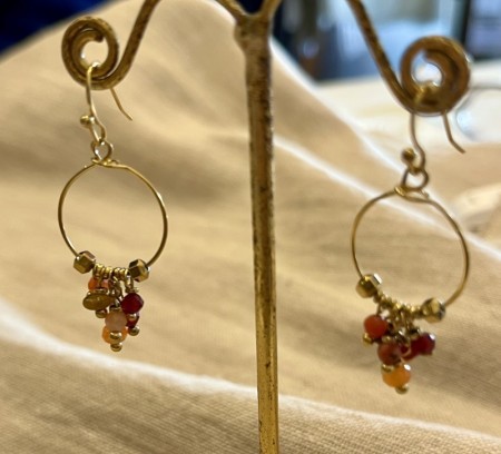 華やかな揺れるピアス♪(フランス製)