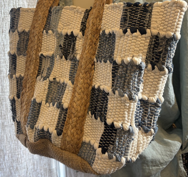 デニム生地の組紐が個性的な夏らしい爽やかなデザインのジュートBAG♪